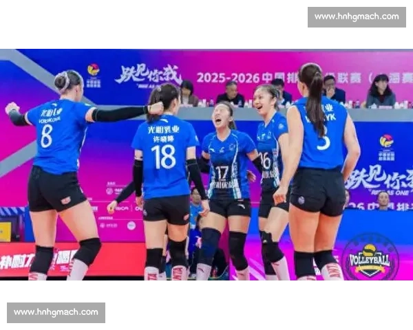 巅峰对决中国女排迎战日本队赛场争锋引爆亚洲排坛荣耀之战见证实力与意志碰撞